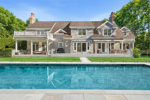 a view of building with yard