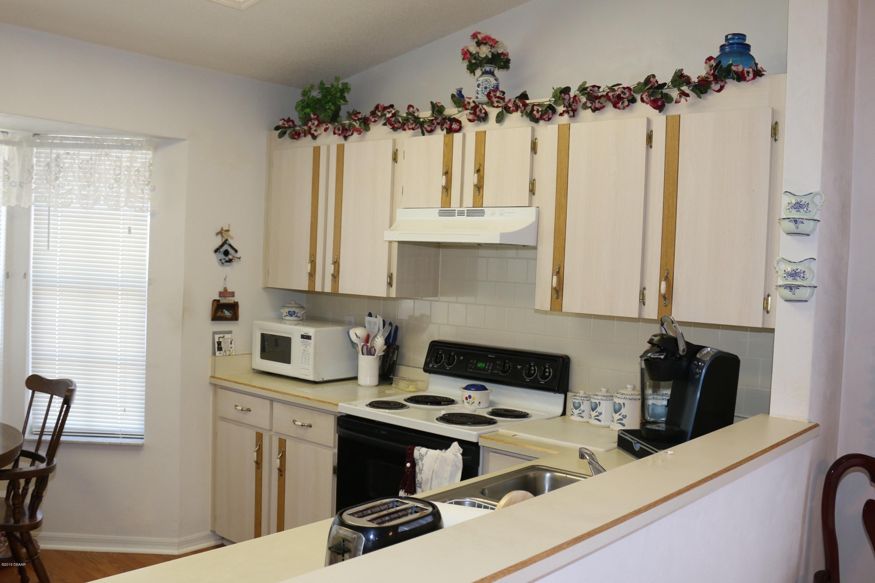 987 Deer Springs Road Port Orange, FL 32129 - Photo 10 of 34 Kitchen