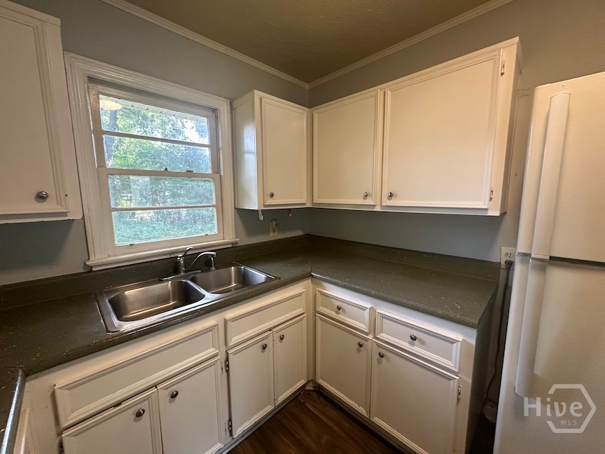 2374 Pinetree Road Savannah, GA 31404 - Photo 5 of 13 Gallery Image 5