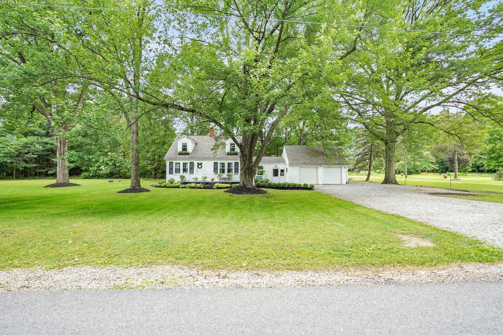 5924 Hughes Road Galena, OH 43021 - Photo 3 of 44 Gallery Image 3