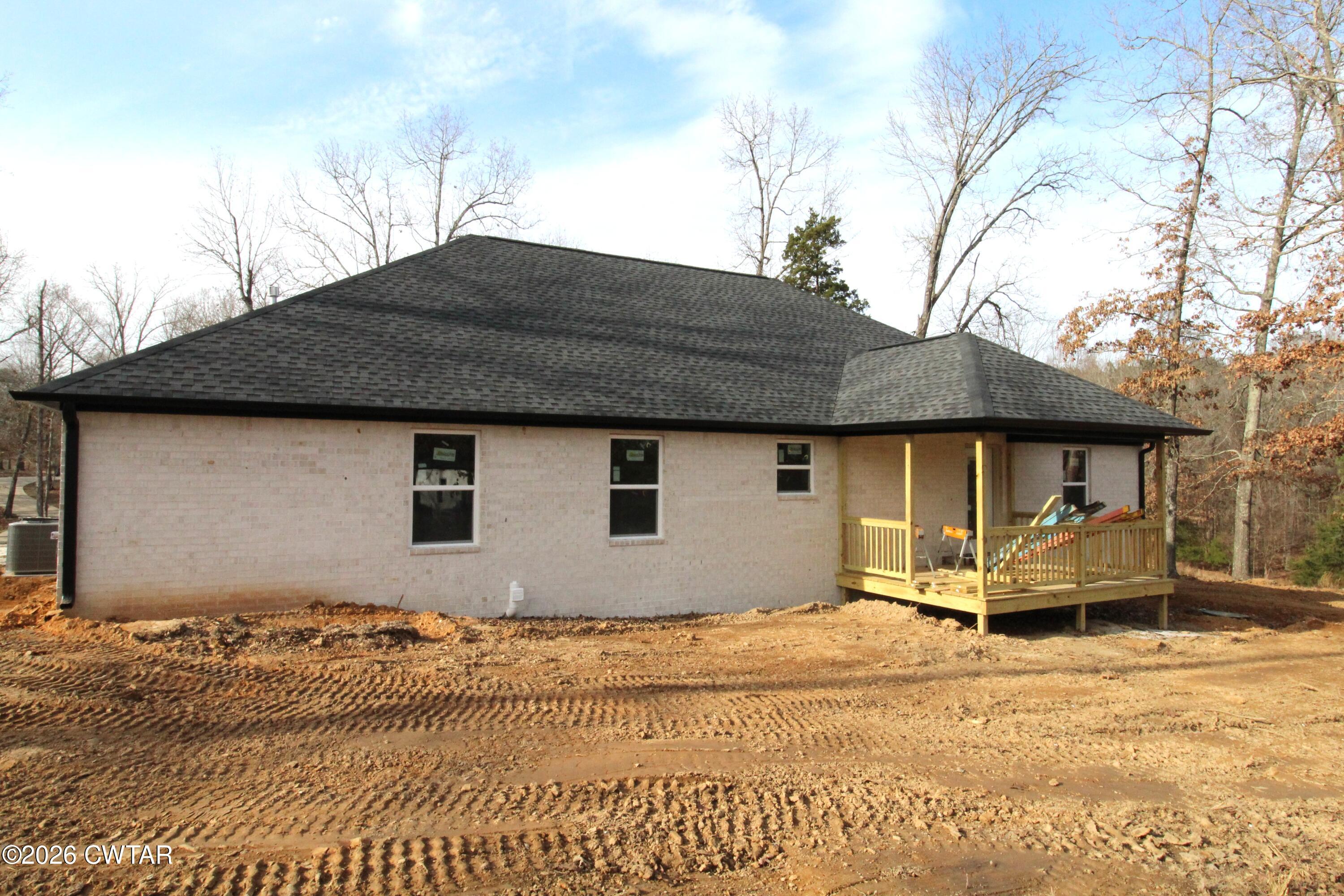 440 Oak Point Drive Lexington, TN 38351 - Photo 2 of 14 a house with a outdoor space