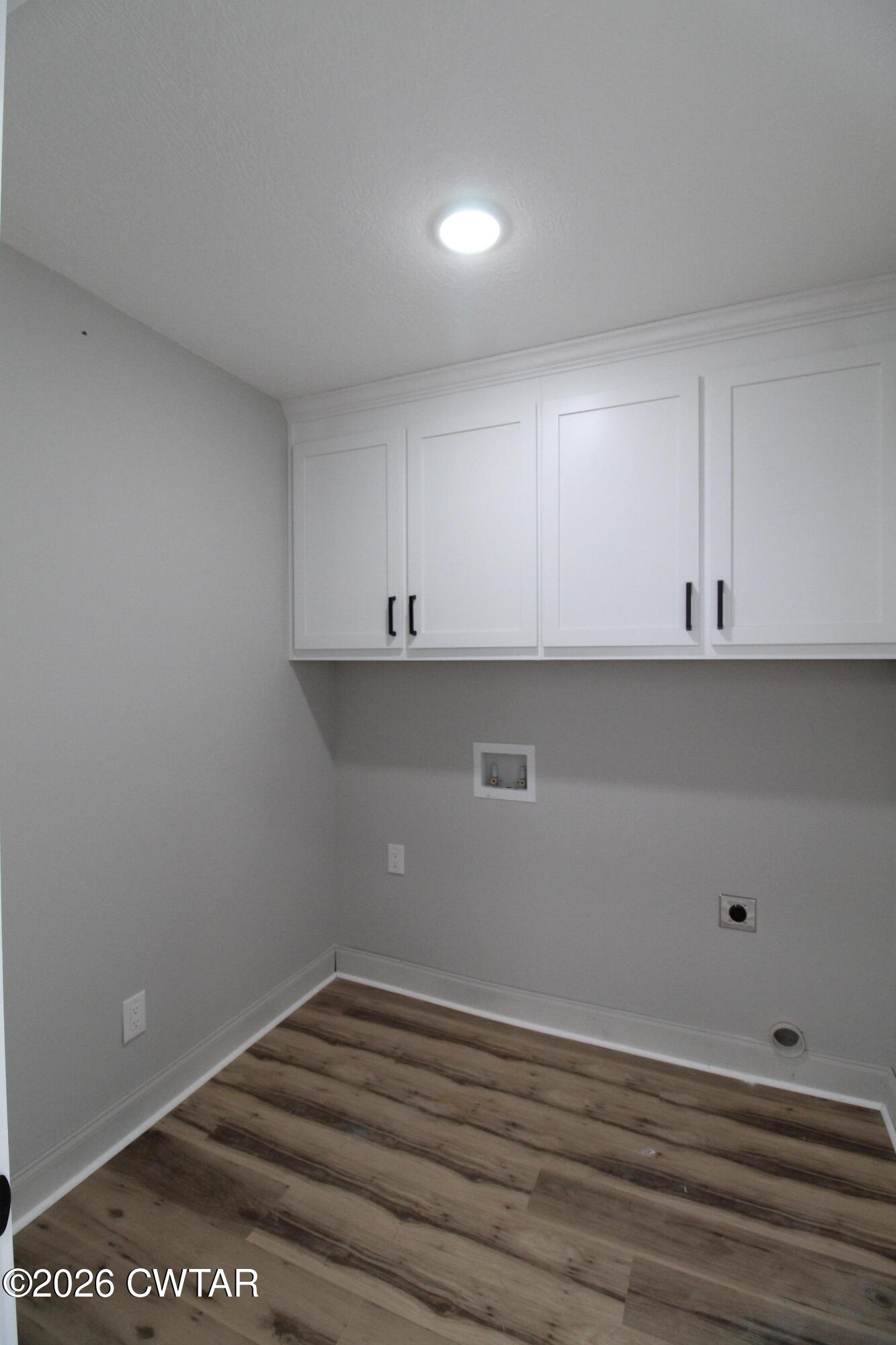 440 Oak Point Drive Lexington, TN 38351 - Photo 6 of 14 a view of an empty room