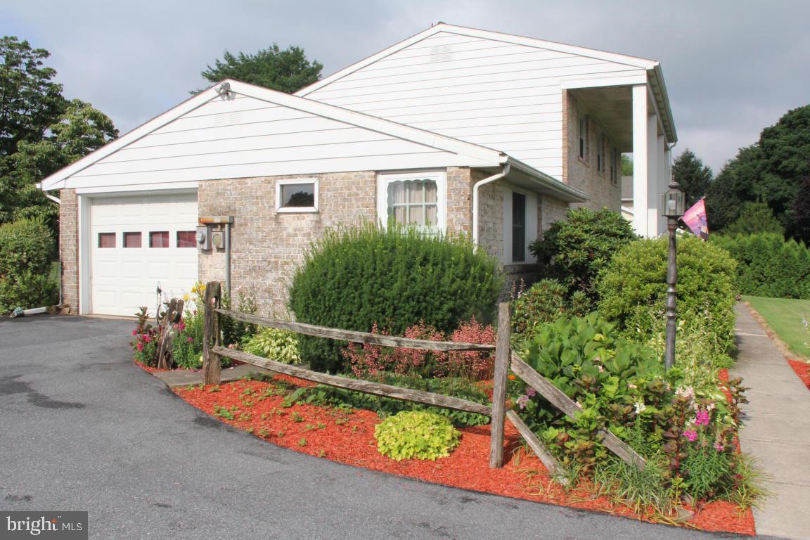 1411 Landisville Road Manheim, PA 17545 - Photo 3 of 26