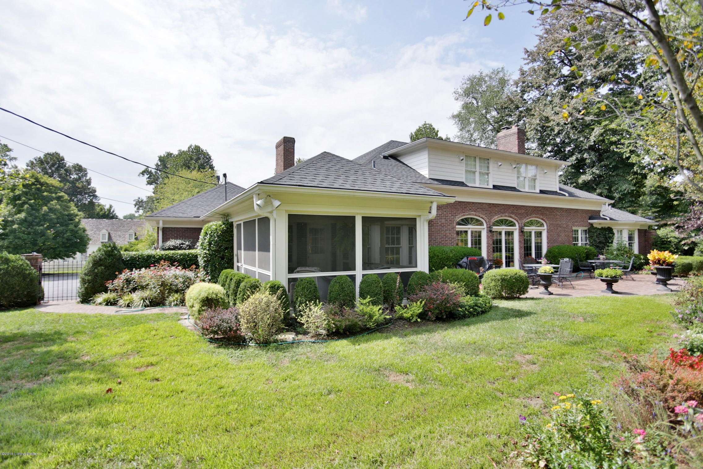 445 Lightfoot Road Louisville, KY 40207 - Photo 32 of 37 36