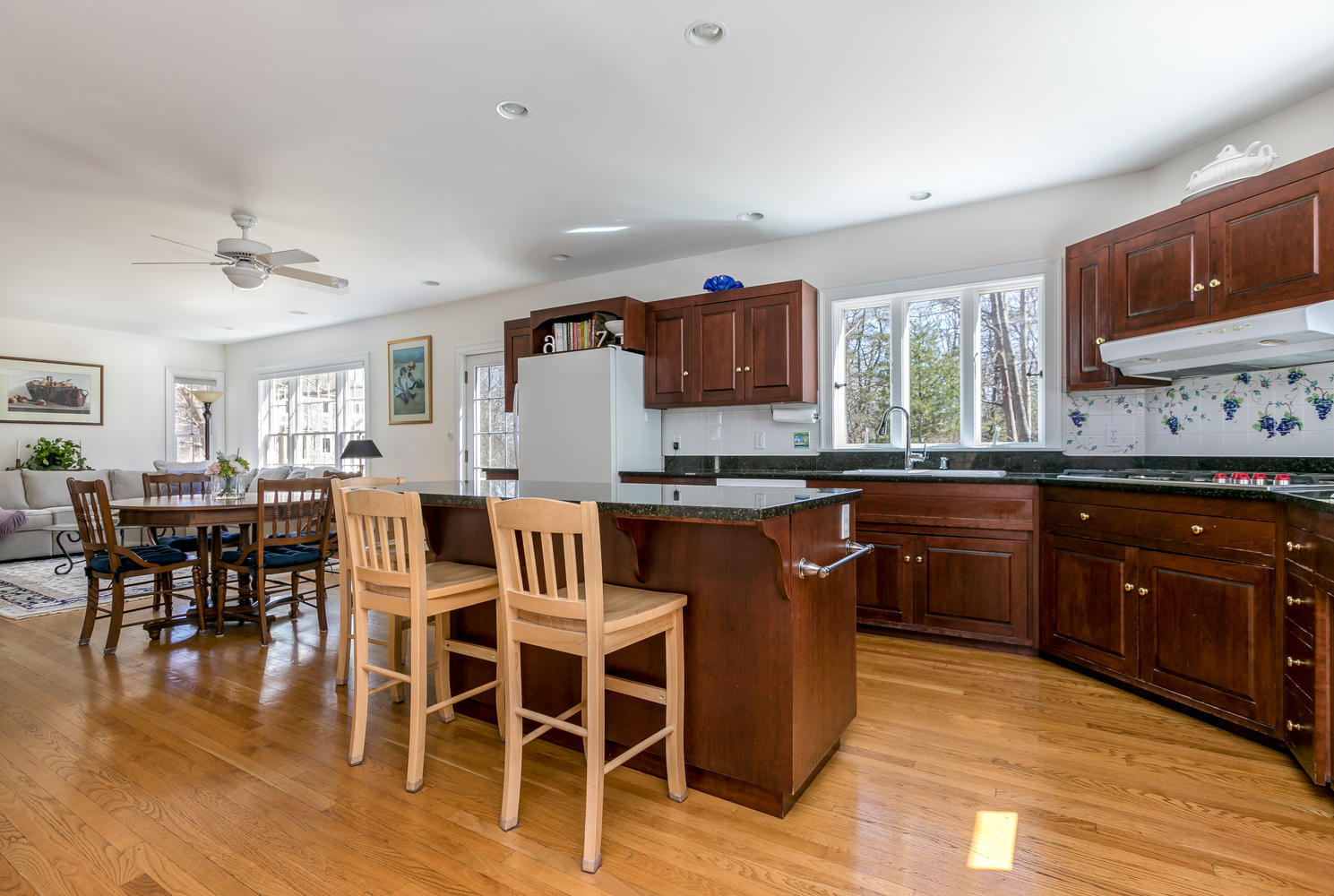 14 Channel View Road Cape Elizabeth, ME 04107 - Photo 10 of 46 Kitchen