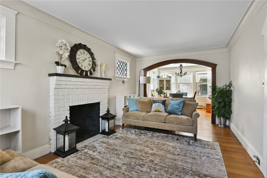142 Lyndon Road Cranston, RI 02905 - Photo 1 of 27 142 Lyndon Rd Cranston RI 02920 - living room