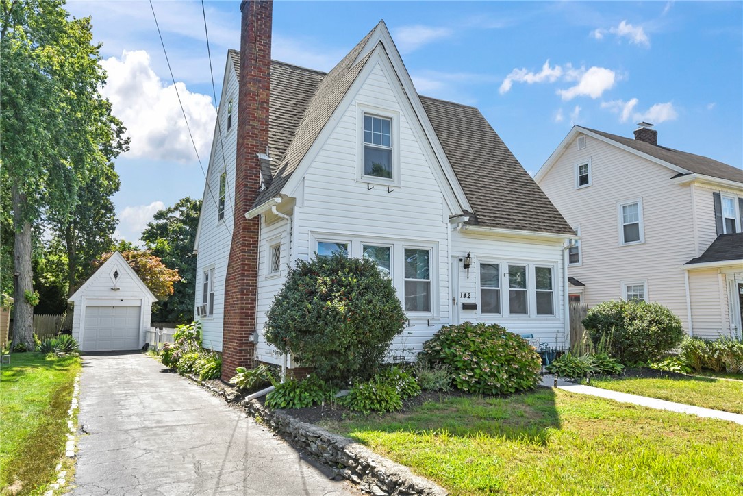 142 Lyndon Road Cranston, RI 02905 - Photo 2 of 27 142 Lyndon Rd Cranston RI 02920 - front of structure