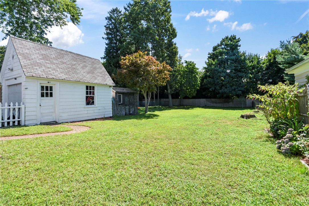 142 Lyndon Road Cranston, RI 02905 - Photo 23 of 27 142 Lyndon Rd Cranston RI 02920