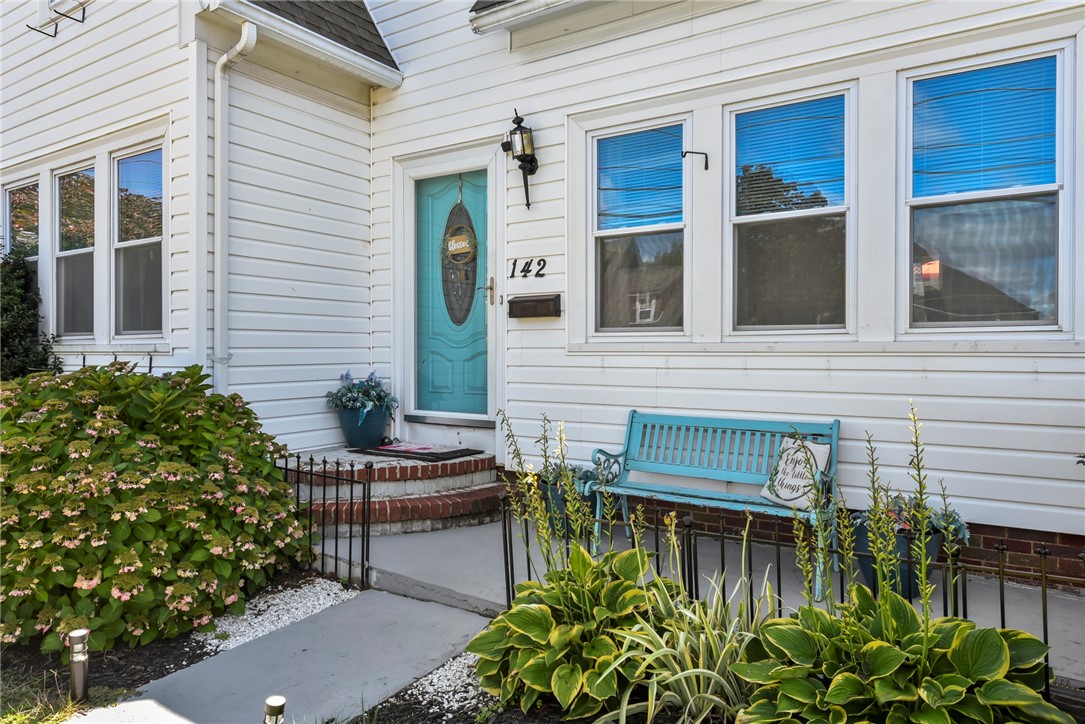 142 Lyndon Road Cranston, RI 02905 - Photo 27 of 27 142 Lyndon Rd Cranston RI 02920 - Entry