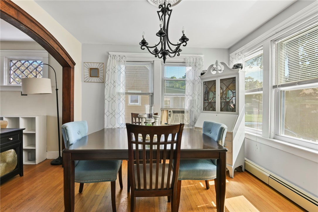 142 Lyndon Road Cranston, RI 02905 - Photo 6 of 27 142 Lyndon Rd Cranston RI 02920 - Dining room