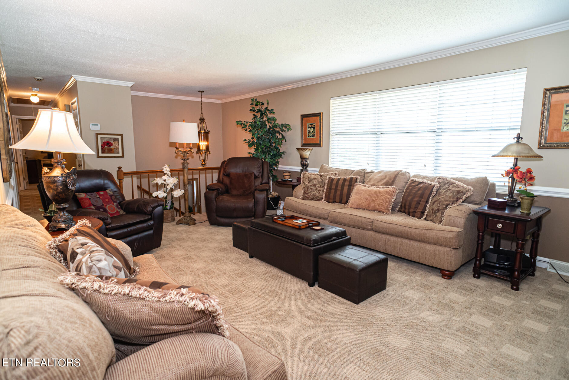 154 Ragon Road Philadelphia, TN 37846 - Photo 12 of 35 Living Room