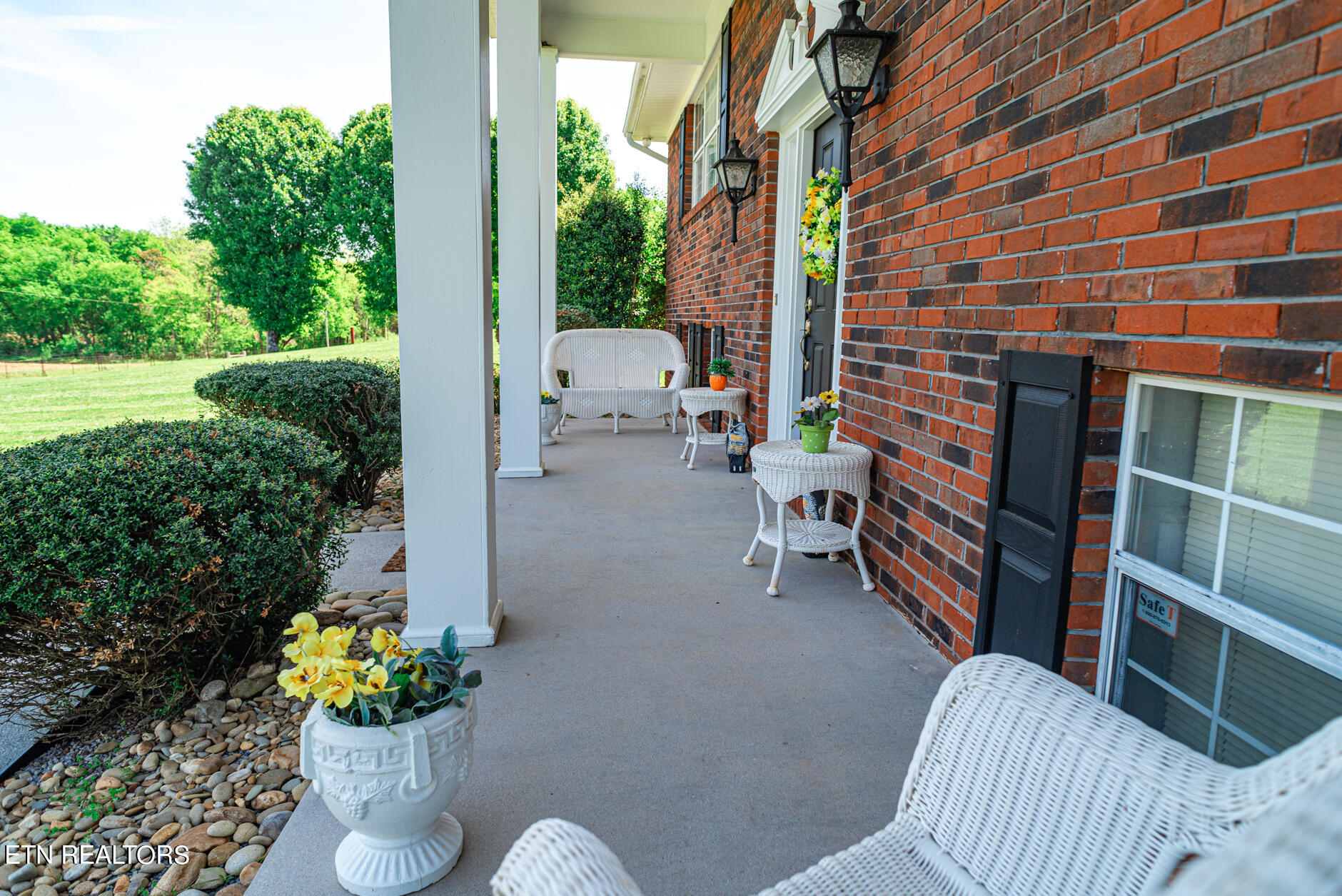 154 Ragon Road Philadelphia, TN 37846 - Photo 7 of 35 Front Porch
