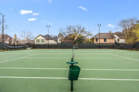 a view of a tennis court