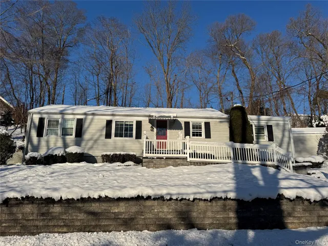 $4,500 | 81 Oakside Road, Smithtown, NY 11787
