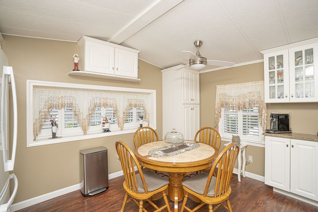 225 Brayton Road, Unit 404 Tiverton, RI 02878 - Photo 12 of 31