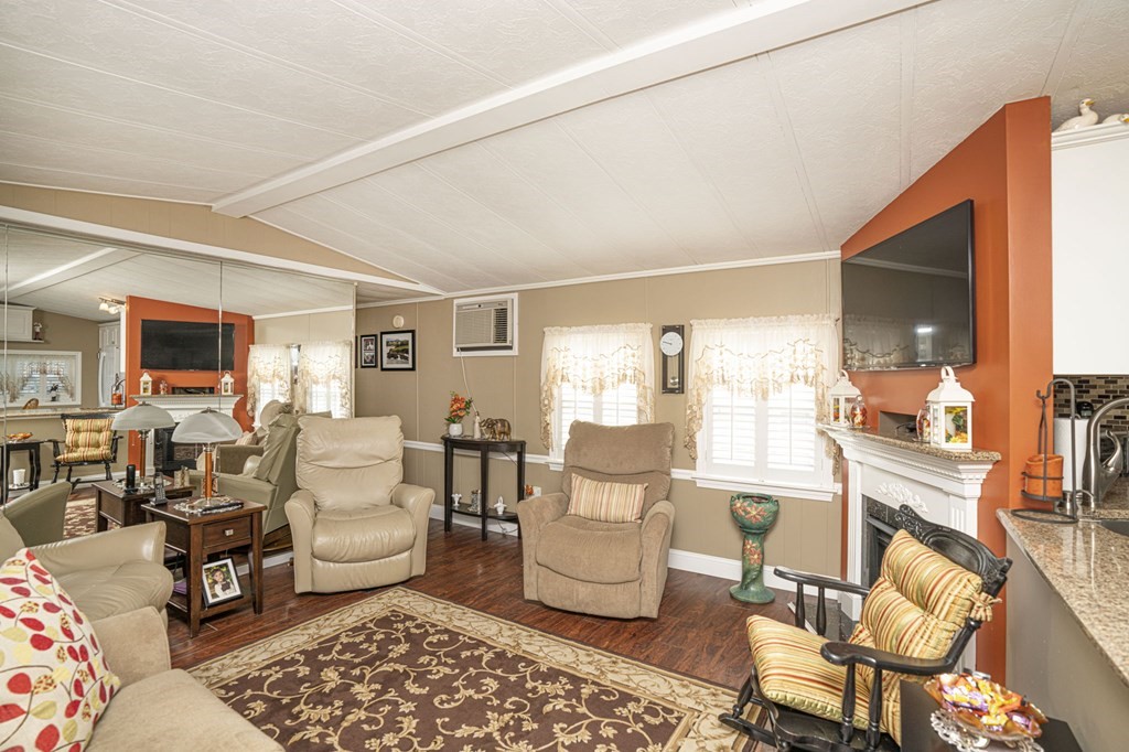 225 Brayton Road, Unit 404 Tiverton, RI 02878 - Photo 15 of 31
