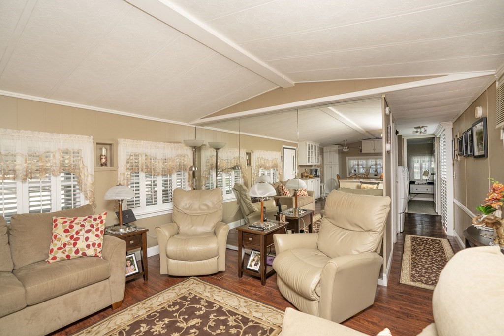 225 Brayton Road, Unit 404 Tiverton, RI 02878 - Photo 16 of 31