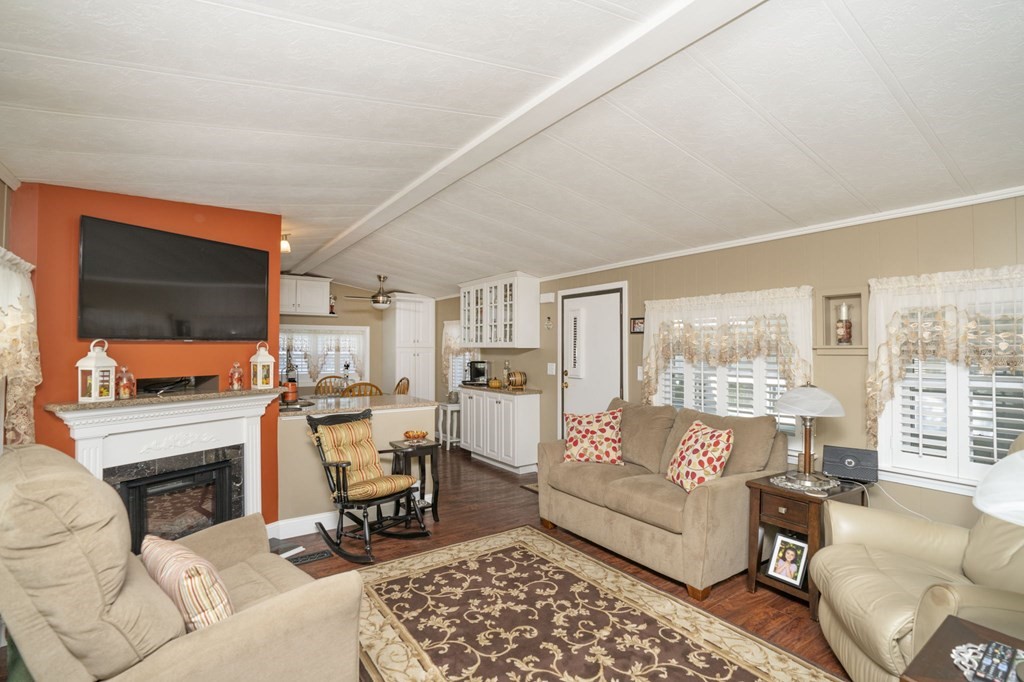 225 Brayton Road, Unit 404 Tiverton, RI 02878 - Photo 17 of 31