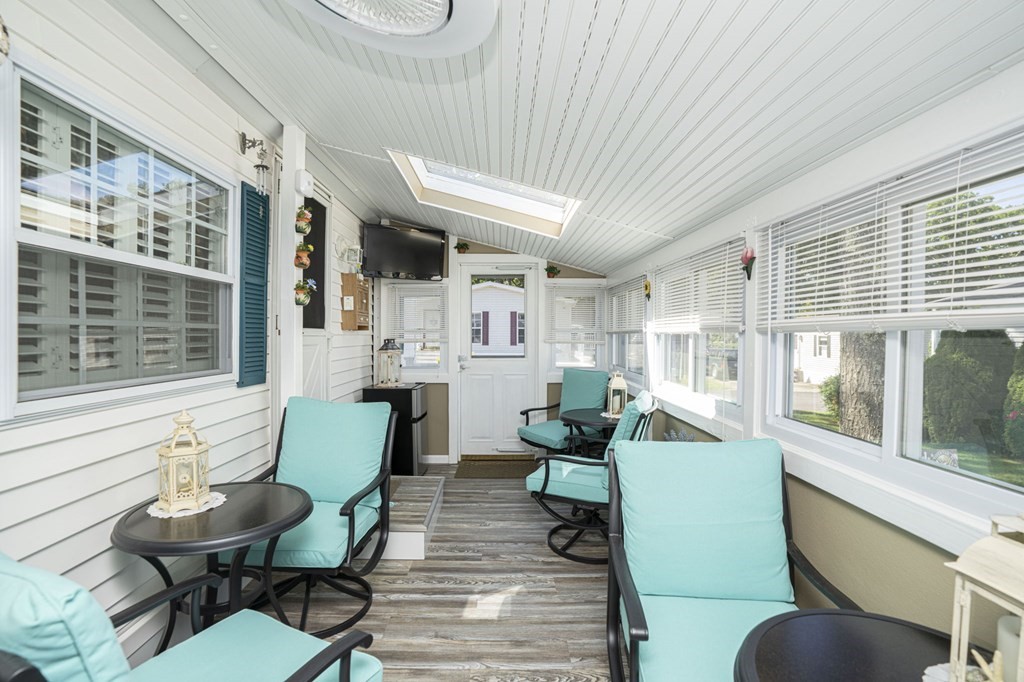 225 Brayton Road, Unit 404 Tiverton, RI 02878 - Photo 8 of 31