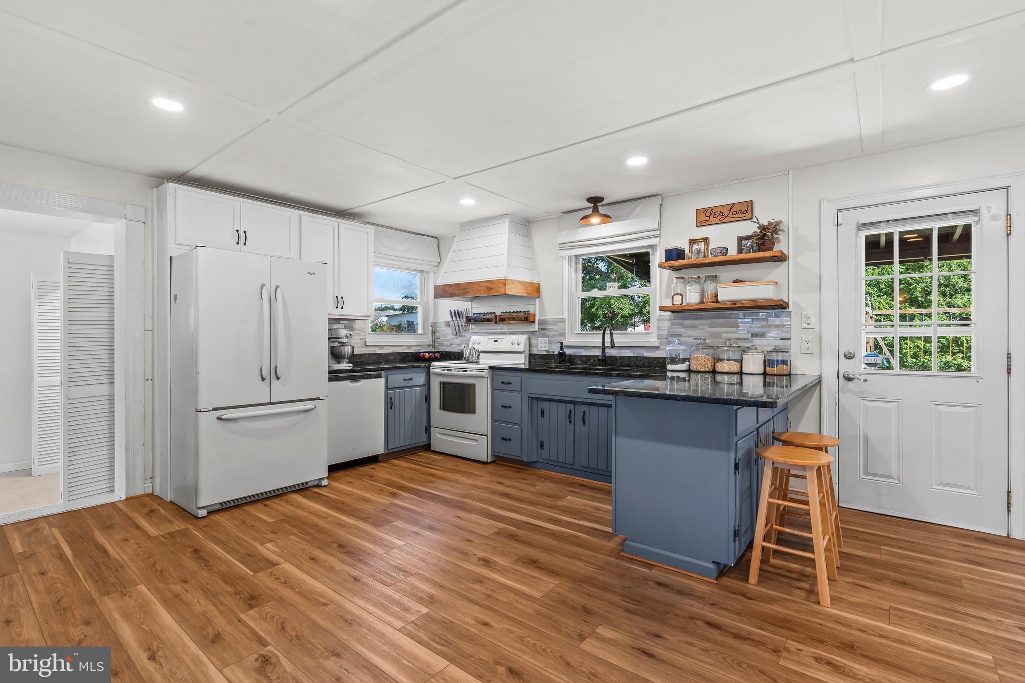712 Interval Road Hagerstown, MD 21740 - Photo 11 of 47 Updated kitchen