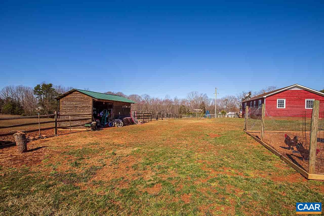 8031 Howardsville Road Howardsville, VA 24562 - Photo 5 of 30 a view of a house with a yard