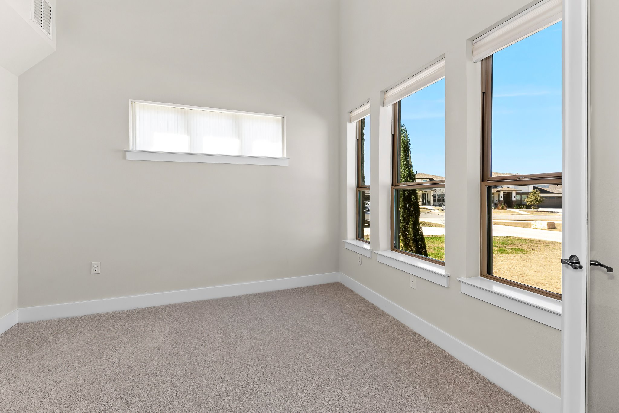 8901 Chrysler Bend Austin, TX 78744 - Photo 11 of 24