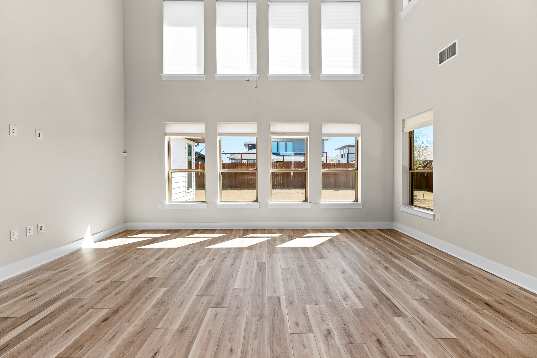 8901 Chrysler Bend Austin, TX 78744 - Photo 4 of 24