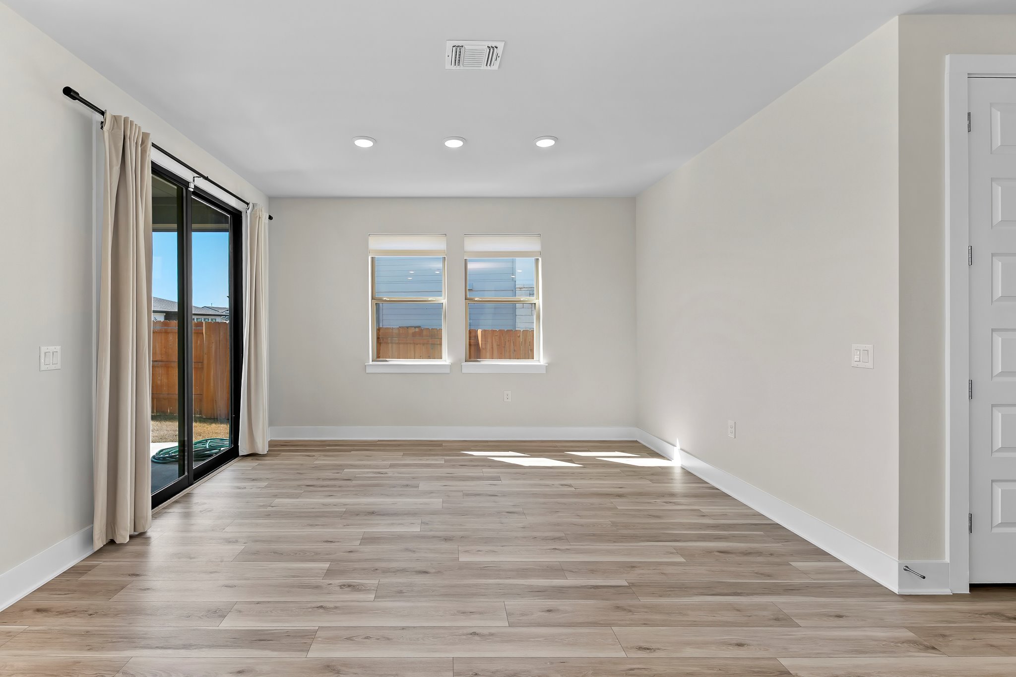 8901 Chrysler Bend Austin, TX 78744 - Photo 10 of 24