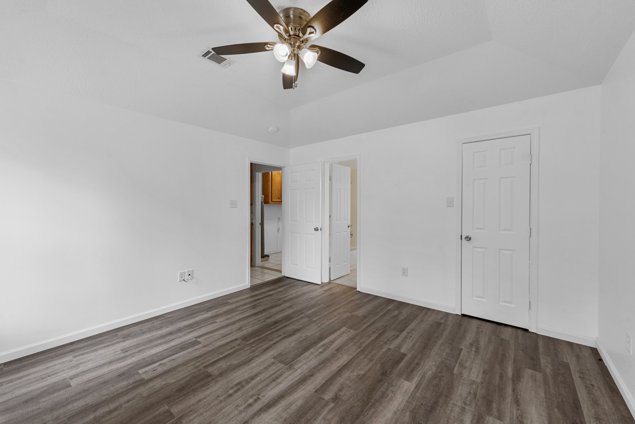 1002 Shell Avenue Cleveland, TX 77327 - Photo 11 of 25