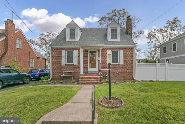 $865,000 | 3504 14th Street South, Arlington, VA 22204