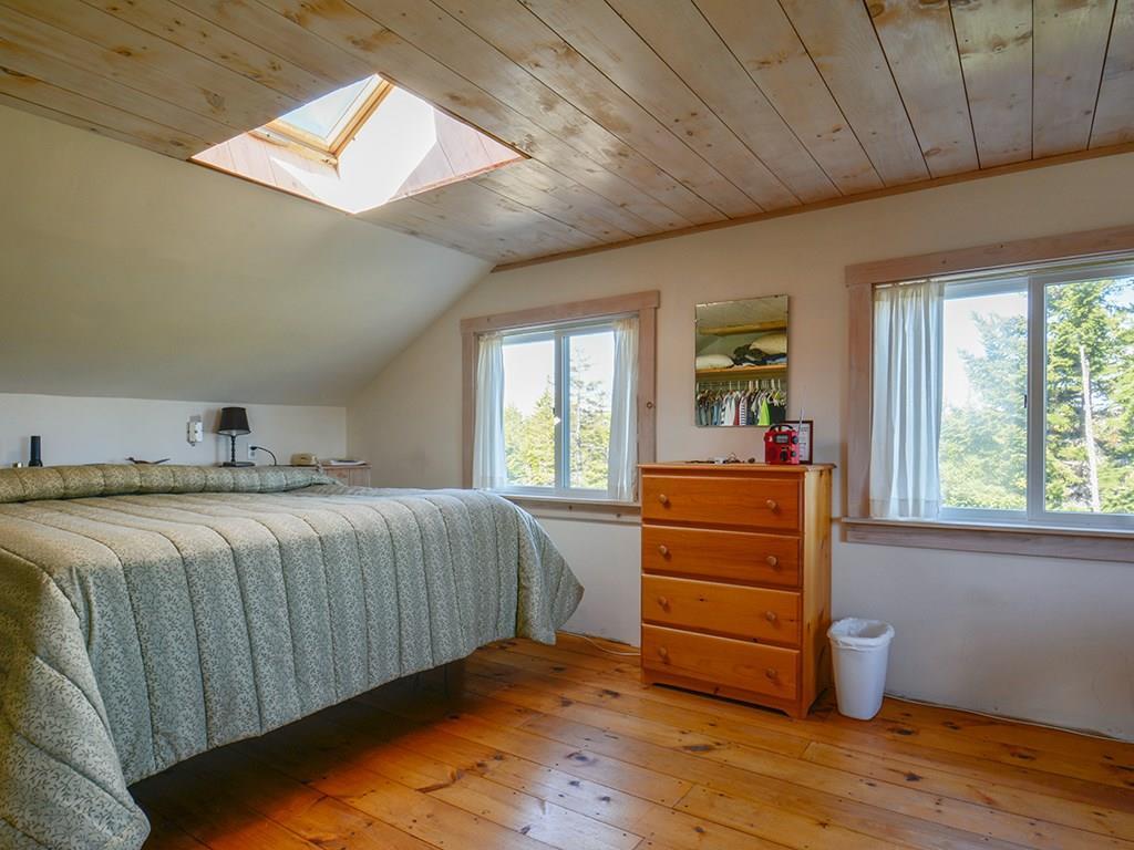 49 Atlantic Road Swans Island, ME 04685 - Photo 20 of 33 Second-floor bedroom.