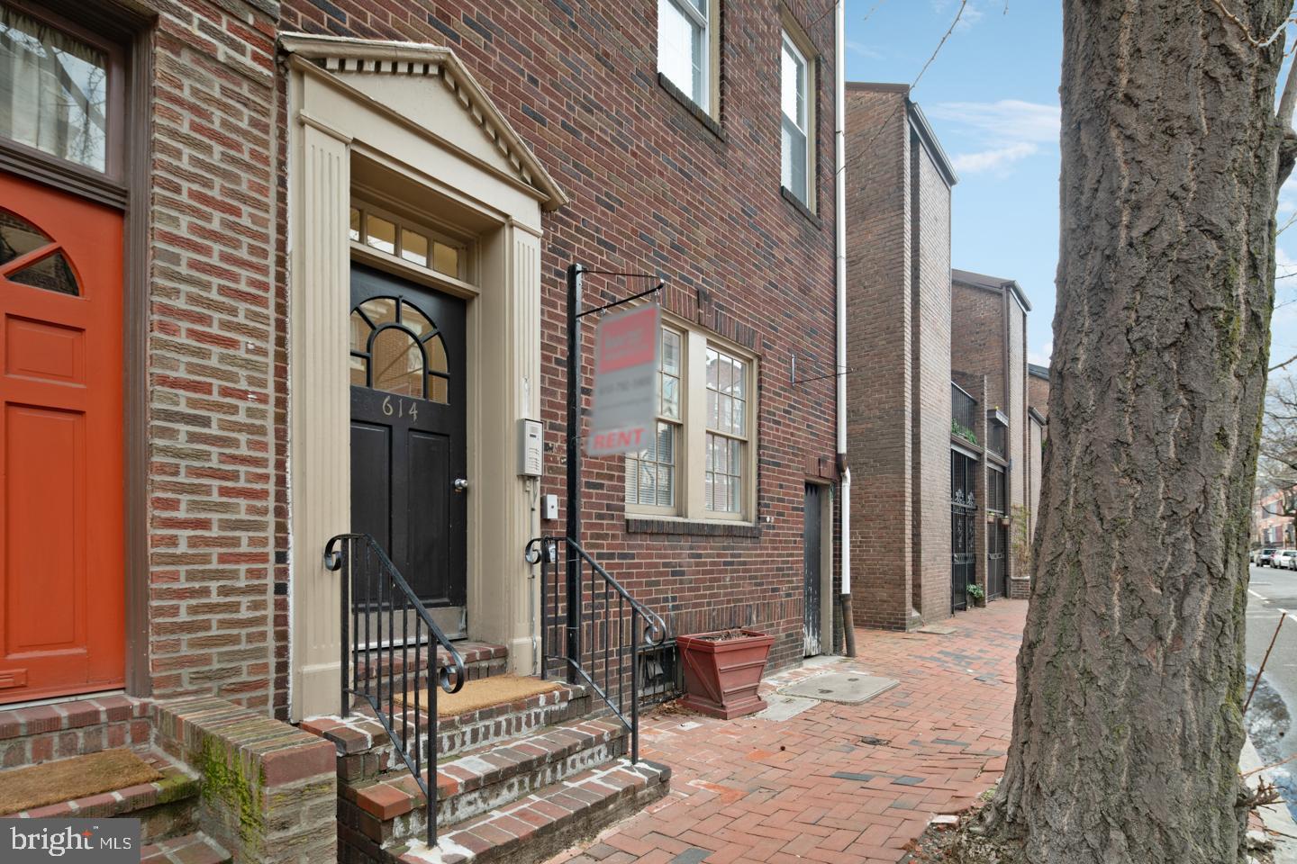 614 Pine Street, Unit 2F Philadelphia, PA 19106 - Photo 2 of 10