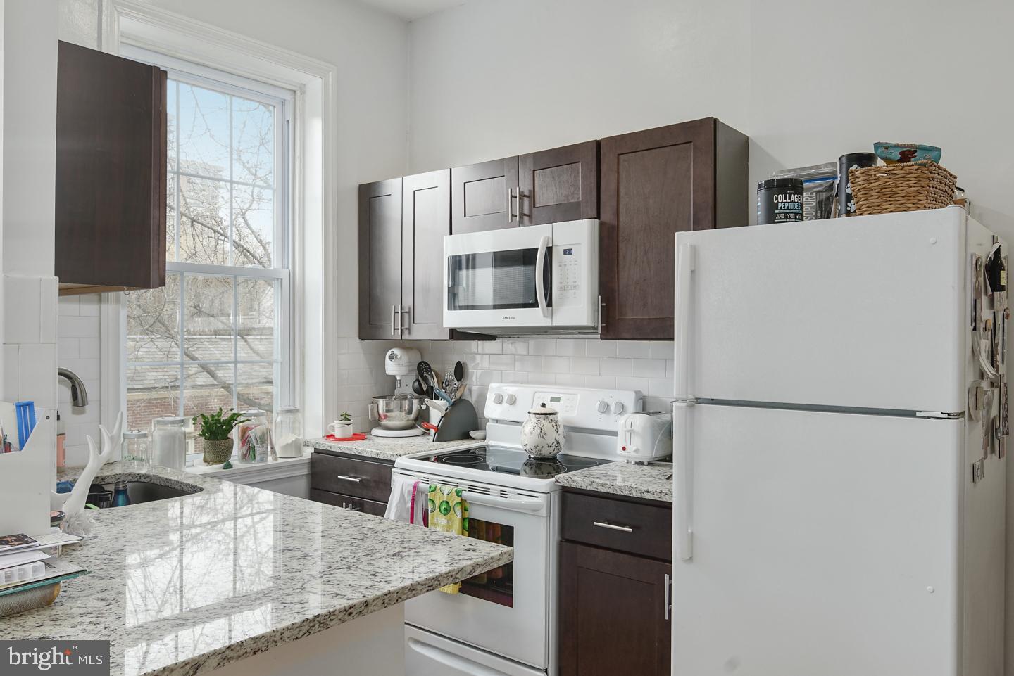 614 Pine Street, Unit 2F Philadelphia, PA 19106 - Photo 5 of 10