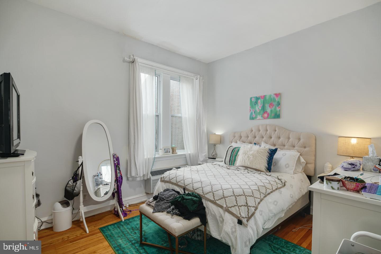 614 Pine Street, Unit 2F Philadelphia, PA 19106 - Photo 7 of 10