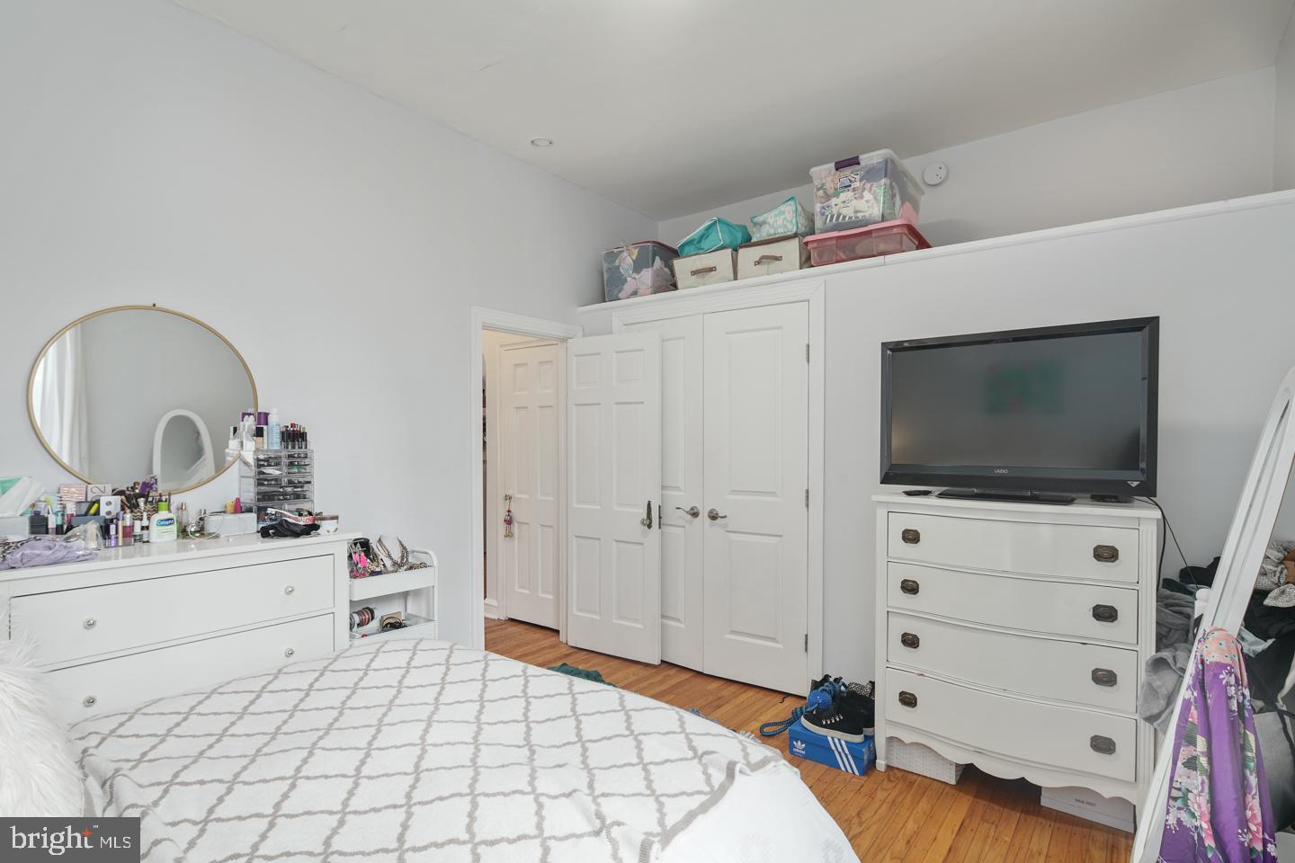 614 Pine Street, Unit 2F Philadelphia, PA 19106 - Photo 8 of 10