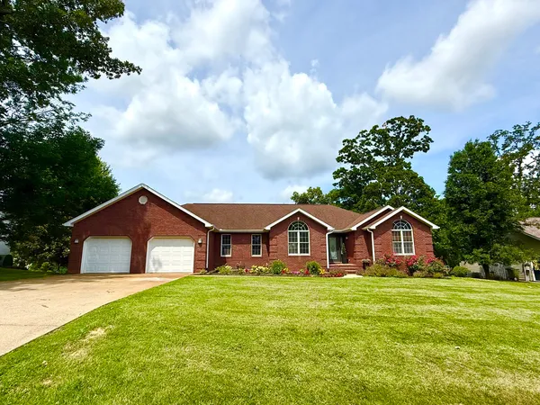 $329,000 | 2504 Saddle Lane, Marion, IL 62959