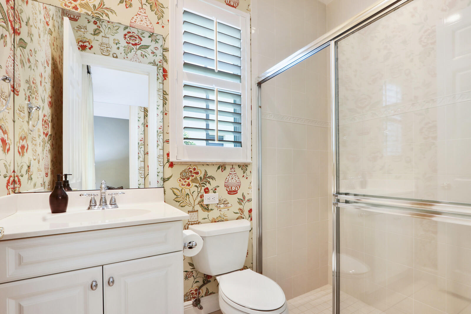 117 Segovia Way Jupiter, FL 33458 - Photo 16 of 36 Bathroom