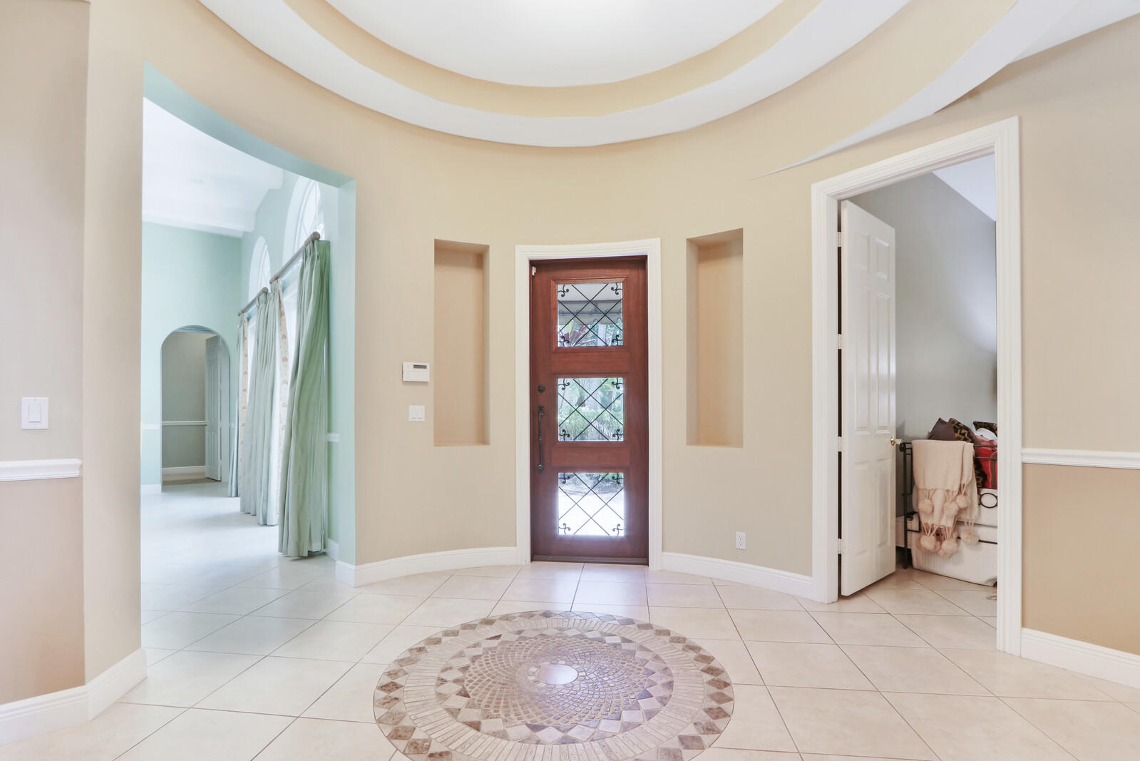 117 Segovia Way Jupiter, FL 33458 - Photo 3 of 36 Foyer