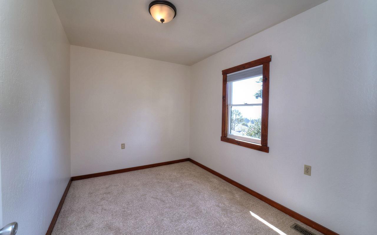 358 Clifton Road Pacifica, CA 94044 - Photo 11 of 22