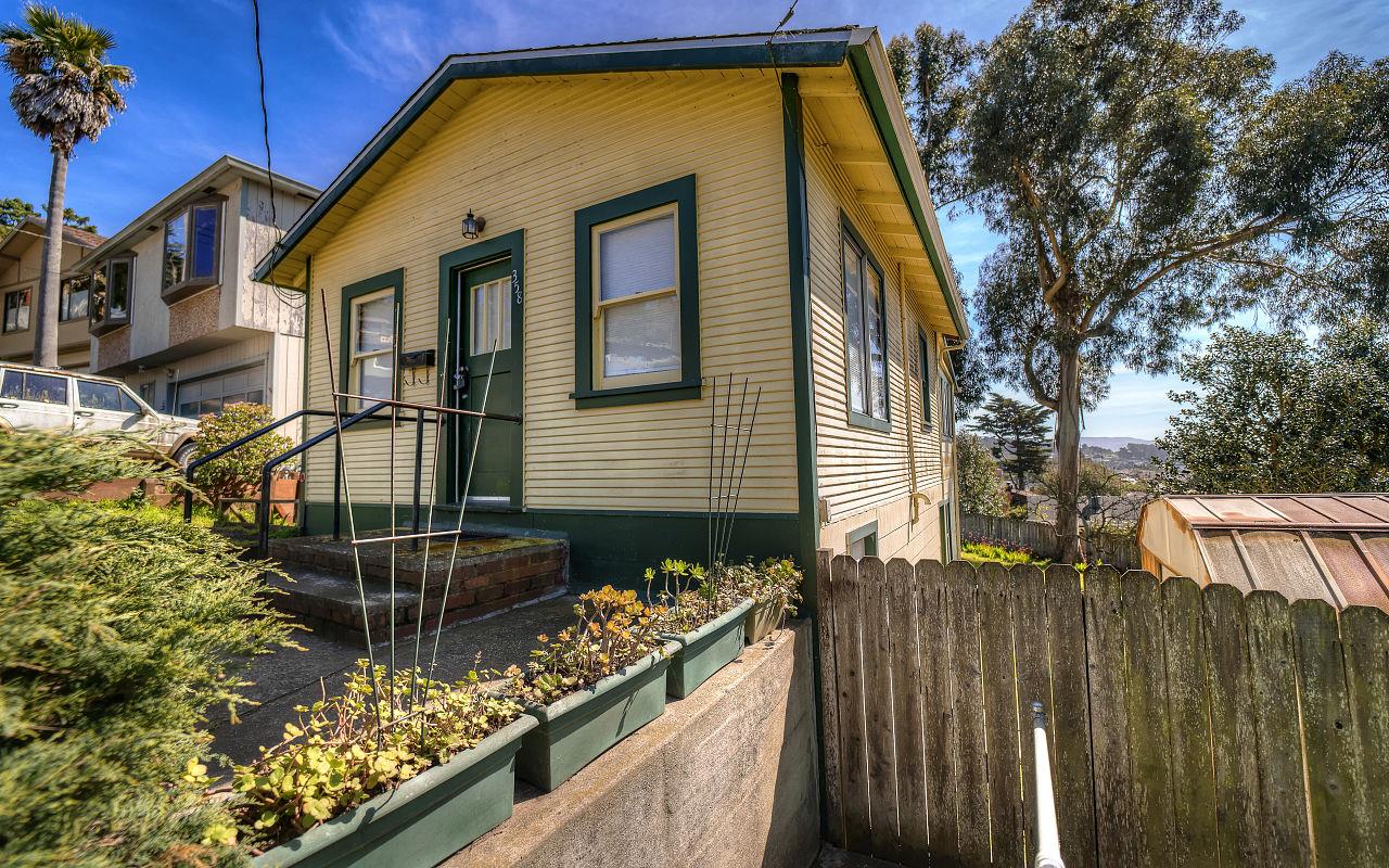 358 Clifton Road Pacifica, CA 94044 - Photo 2 of 22