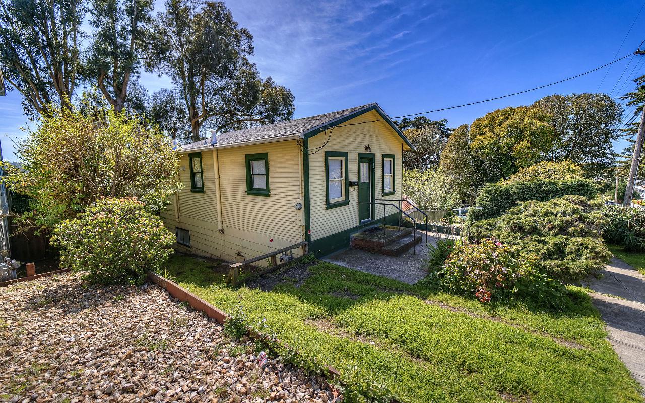 358 Clifton Road Pacifica, CA 94044 - Photo 3 of 22