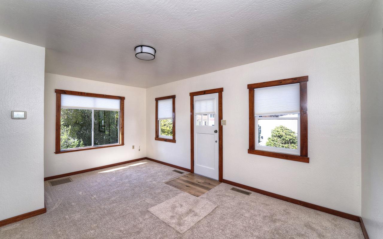 358 Clifton Road Pacifica, CA 94044 - Photo 6 of 22