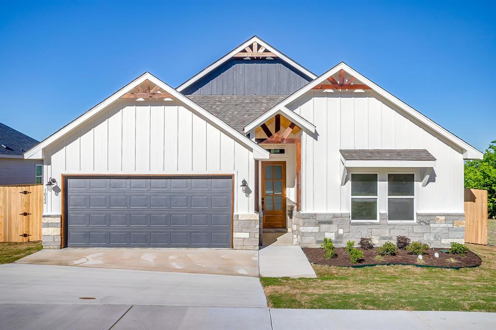 1022 Lakeview Ridge White Settlement, TX 76108 - Photo 1 of 38