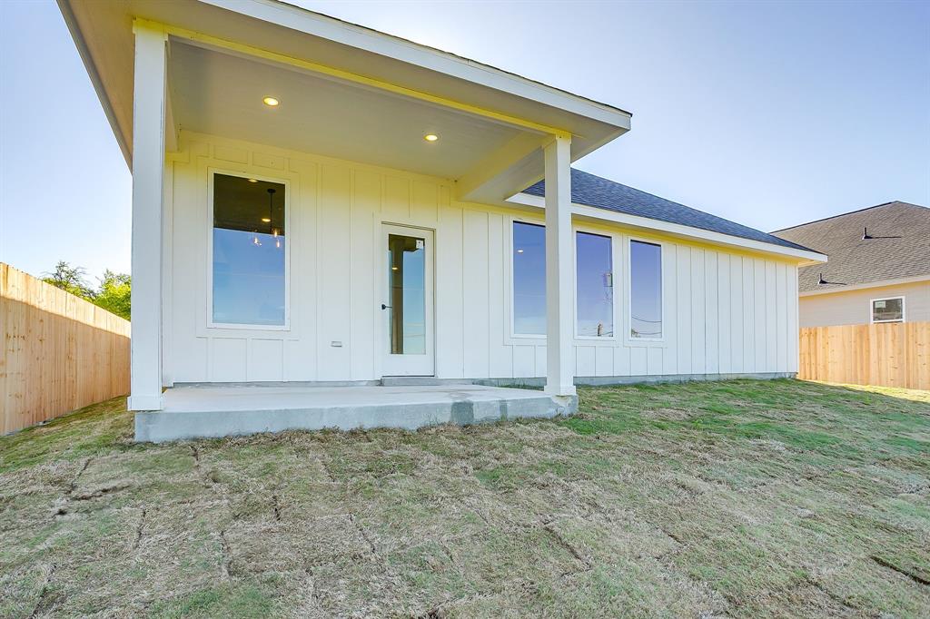 1022 Lakeview Ridge White Settlement, TX 76108 - Photo 37 of 38