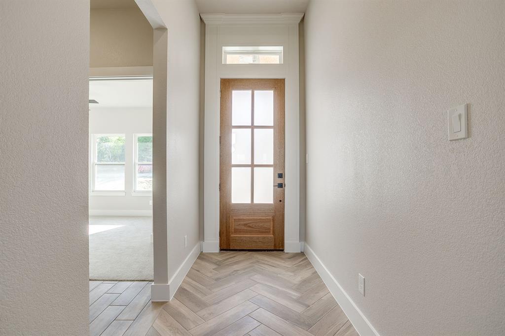 1022 Lakeview Ridge White Settlement, TX 76108 - Photo 7 of 38