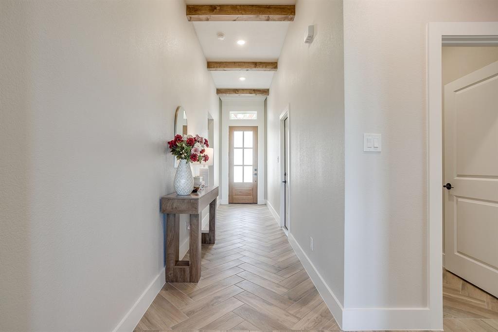 1022 Lakeview Ridge White Settlement, TX 76108 - Photo 8 of 38