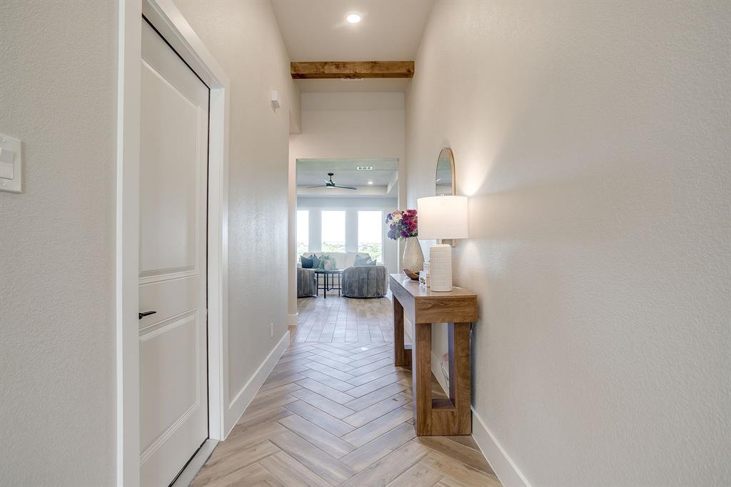 1022 Lakeview Ridge White Settlement, TX 76108 - Photo 9 of 38