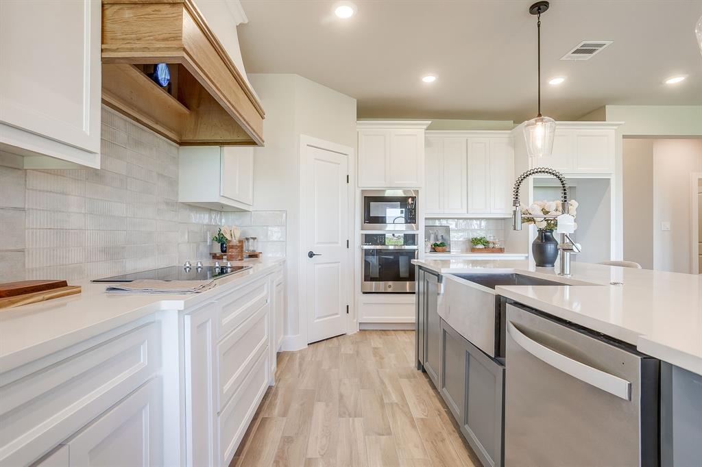 1022 Lakeview Ridge White Settlement, TX 76108 - Photo 10 of 38