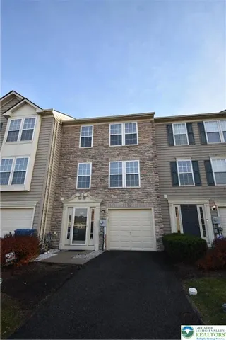 $2,400 | 150 Knollwood Drive, Easton, PA 18042