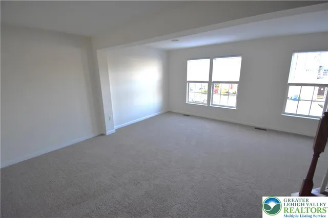 $2,400 | 150 Knollwood Drive, Easton, PA 18042